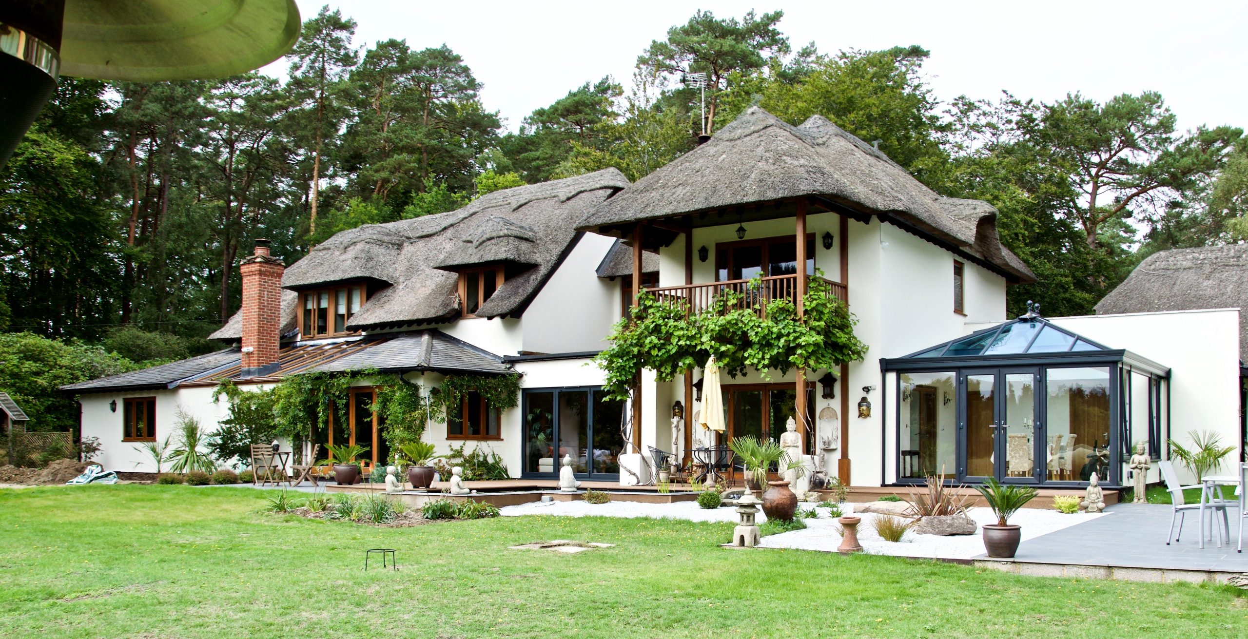 Thatched mansion in Farnham.