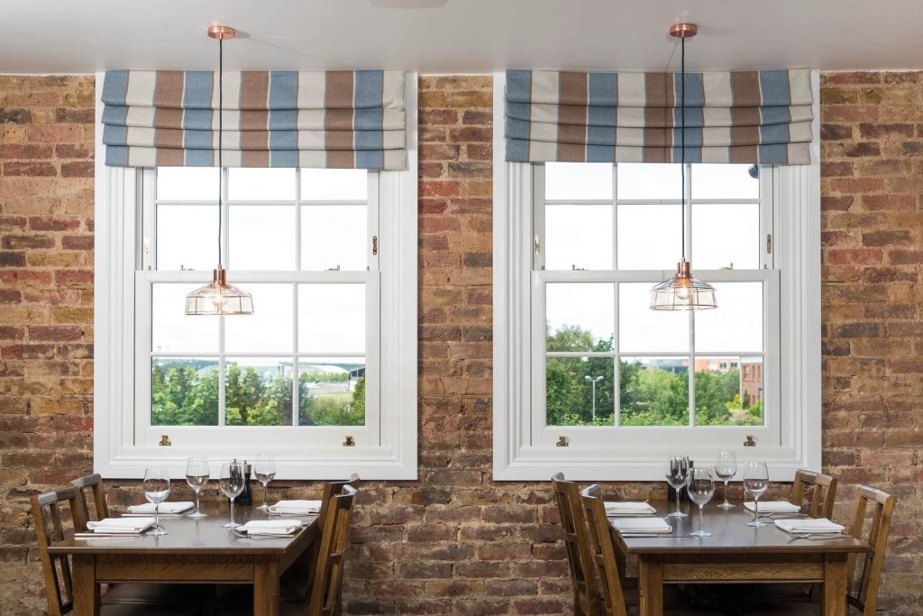 Sash windows at the Swan Inn interior view